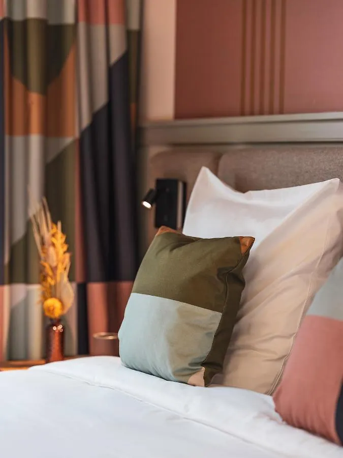Hotel La Belle Ville Paris