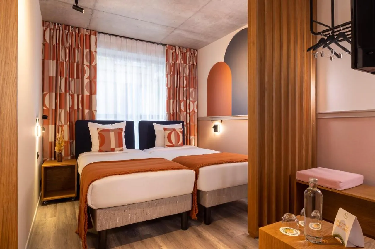 **** Hotel La Belle Ville Paris France